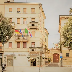 2* Szálloda Trento